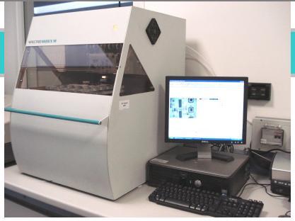 ANALISI μxrf (PUNTATURA/MAPPATURA) Il campione viene posto nel vano portacampioni mobile su 3 dimensioni (x, y, z) e tale vano portacampioni viene regolato in modo tale da ottimizzare la messa a