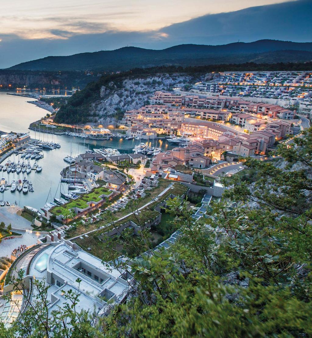 Un elegante borgo di mare in pietra carsica che sposa il bisogno di intimità e il desiderio di star bene: il gusto per le arti, la cucina e il bel vivere.