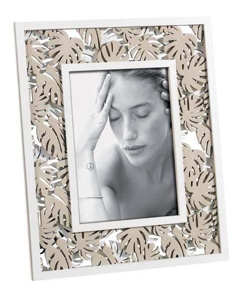photo frame with laser cut pattern on two layers - (q)