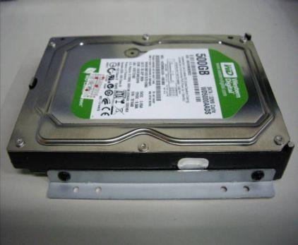 Passo 2) : posizionare lo HDD all interno del DVR e