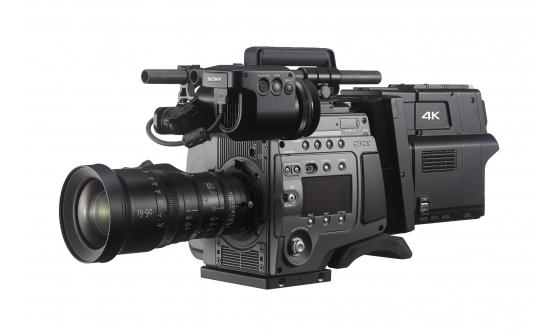 F65 Live System Kit di produzione live HD e 4K F65 Presentazione La telecamera per immagini in movimento di alta gamma 4K F65 con sensore 8K è associabile agli adattatori SKC- 4065, CA-4000 e