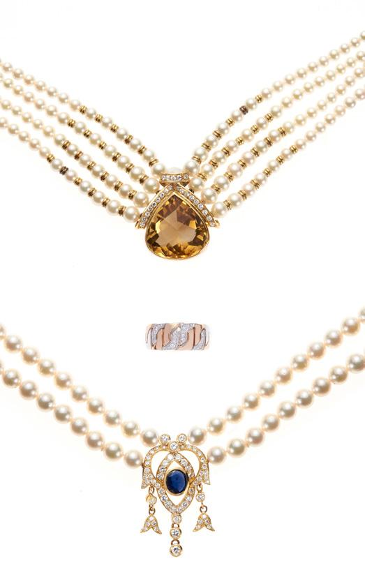 87 COLLANA IN ORO GIALLO 18KT GOLD, CULTURED PEARLS, YELLOW QUARTZ AND DIAMOND NECKLACE A quattro fili di perle coltivate a degradè con motivo centrale trattenente grande quarzo citrino taglio