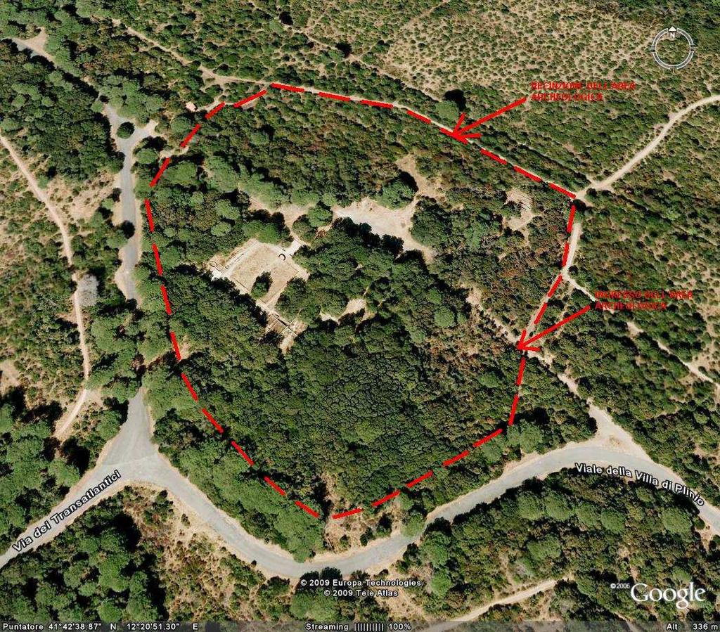 Descrizione sintetica dell'opera: VILLA DI PLINIO L area di cantiere è situata all interno della pineta di Castel Fusano; l area è circondata da una recinzione che presenta aperture in diversi punti.