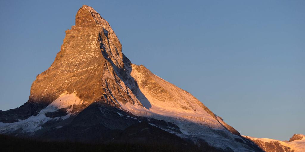 La perla delle Alpi 6 Situato a ridosso degli impianti di risalita, con una veduta mozzafiato che domina l intera Valtournenche, 7 il nuovo