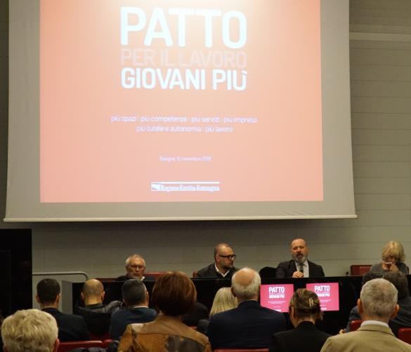 Conferenze stampa Por Fesr 2 conferenze stampa Il Tecnopolo di Mirandola cresce e guarda al futuro (14/06/18) Dopo 75 anni rinasce il Teatro Galli di Rimini (19/10/18) Por Fse 3 conferenze stampa