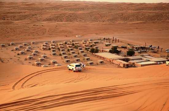 L'ARABIAN ORYX CAMP Situato in Oman, nel cuore di Sharqiya Sands e nel deserto di Rub al Khali, l'arabian Oryx Camp offre l'opportunità di vivere un soggiorno in un ambiente beduino.