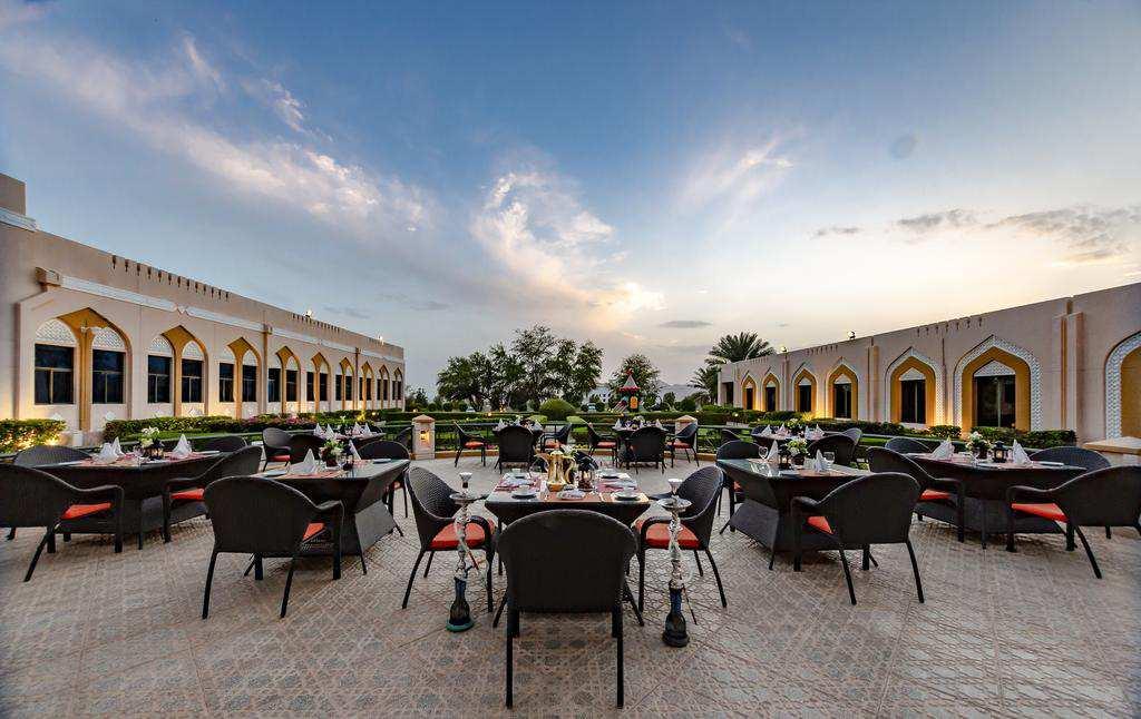 Il ristorante del Golden Tulip Nizwa propone la cucina internazionale tutti i giorni.