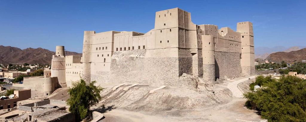 01 Novembre Giovedì Wahiba Sands / Jabrin / Bahla - Nizwa Prima colazione al campo e a seguire partenza per la storica città di Nizwa, capitale culturale dell Oman.