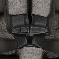 THE NEXT CAR SEAT UP FROM YOUR PRIMO VIAGGIO i-size. Poggiatesta regolabile in 6 posizioni. Headrest adjusts to 6 positions.