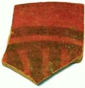 Vernice di colore rosso bruno più compatta all interno; iridescenza presente sulla superficie esterna ed interna. Dimensioni: diametro 14 cm, 2x2,2x0,5 cm Cronologia: metà II-III secolo d.c. Cfr.