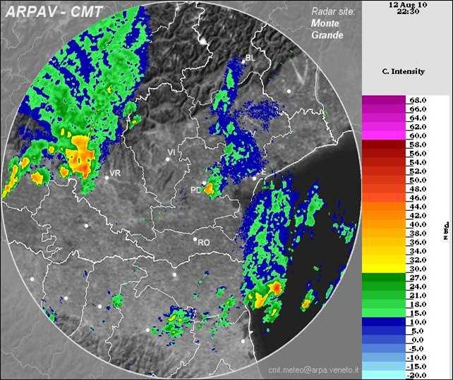 Giovedì 12 ore 23:50: temporale significativo sul lago di Garda e zone