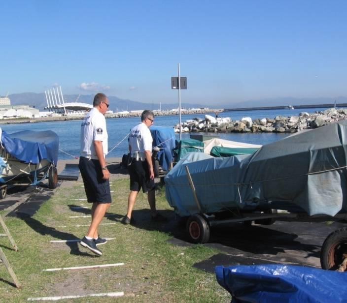 Svolge funzioni di vigilanza e tutela del demanio marittimo di pertinenza del Comune di Genova, esercitando attività di controllo sulle zone in