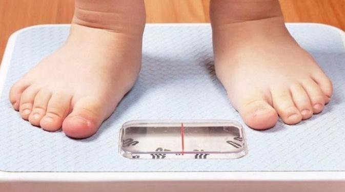 L obesità Bisogna tenere conto che la condizione di obesità/sovrappeso e quindi il BMI cambia in valore numerico in funzione dell età del bambino Sovrappeso: BMI compreso tra 75 e 95 pc Obesità: BMI