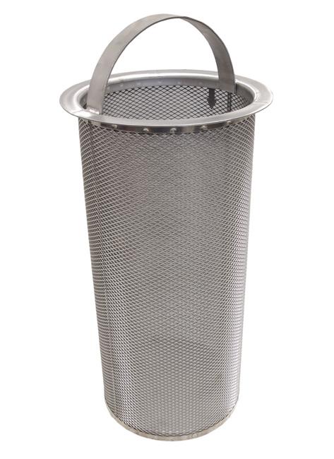 The filter element is a basket made from a double layer metallic mesh Reps with closed bottom and a handle facilitating its removal from the filter.