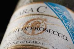 CLARA C' FIORI DI PROSECCO LA TRADIZIONE DEL PROSECCO OGGI Fiori di Prosecco: le bollicine Premium secondo Clara C Nel cuore di Valdobbiadene, il