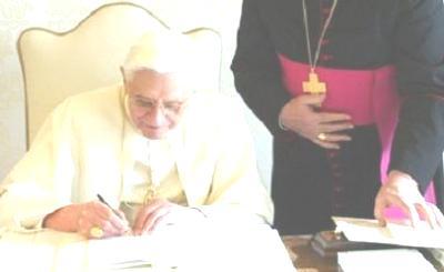 A. Il pensiero Fin qui Benedetto XVI ha fatto un analisi tanto competente quanto severa della concezione attuale dello sviluppo. Adesso nei cc.