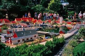 Il primo dei parchi a tema LEGOLAND, Billund Resort sorge a breve distanza dalla storica sede dell'azienda danese.