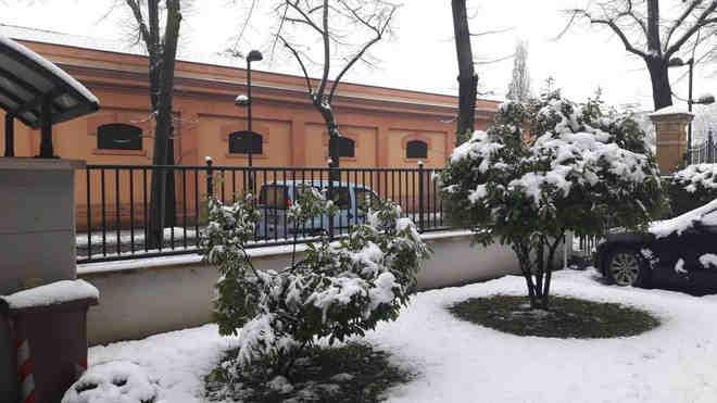 Neve caduta in provincia di Piacenza a Niviano (in alto a sinistra, webcam