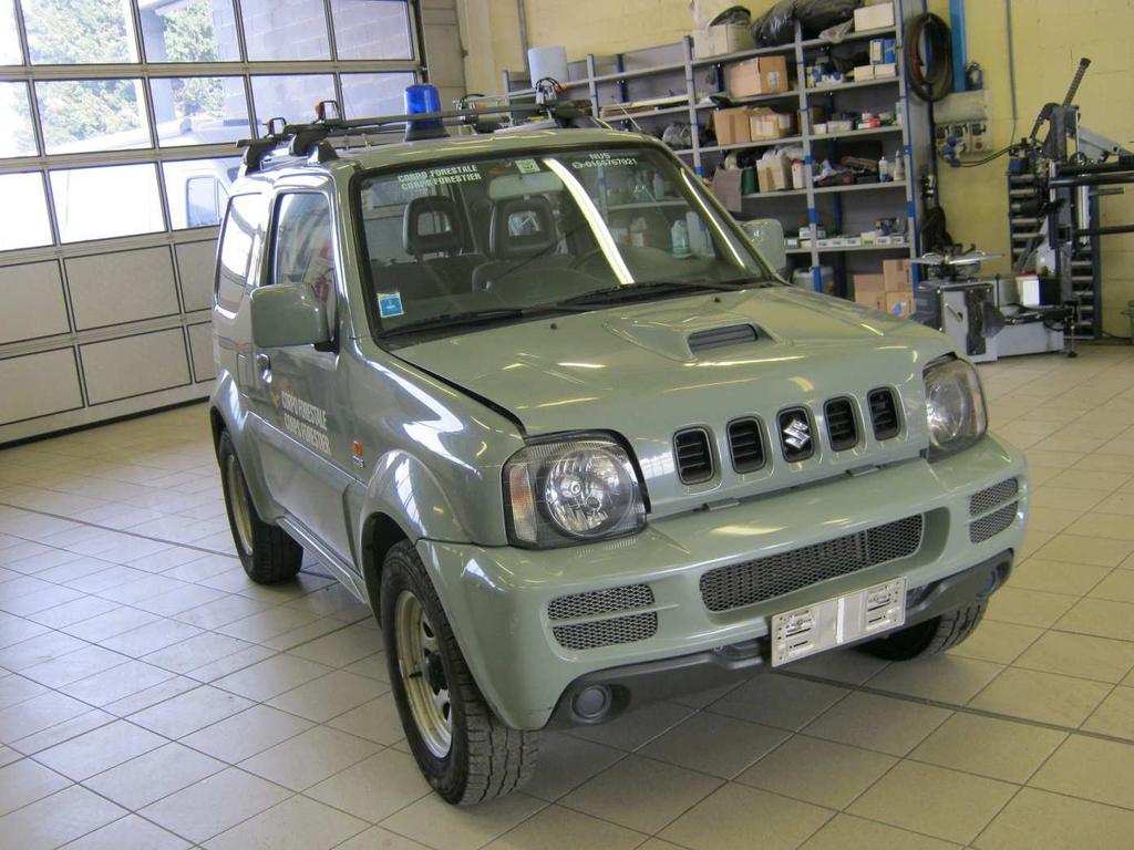 LOTTO 4 Tipo veicolo Suzuki Jimny Condizioni del veicolo Ex targa CFVdA Anno imm. Km caratteristiche Valore a base d asta CF025AO 2008 Cilindrata 1461 cc Euro 2.000 Kw 63 Autovettura Diesel Telaio n.