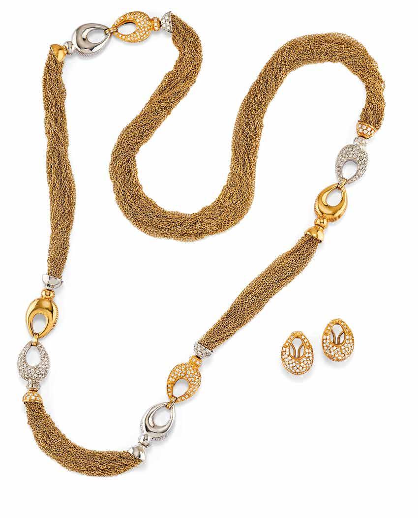 458 458 DEMI-PARURE IN DIAMANTI in oro bicolore formata da paio di orecchini a clip e una lunga collana a sottili catene rolò multifilo intervallate da decoro a doppia goccia in pavé di diamanti