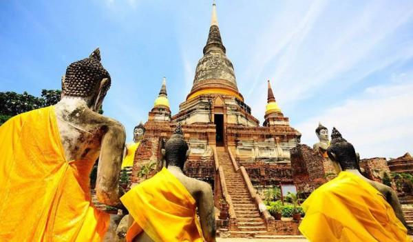 architetture orientali e occidentali. Proseguimento per la visita ai principali templi dell antica capitale del Regno Siam di Ayutthaya, uno dei più ricchi parchi archeologici di tutta l Asia.
