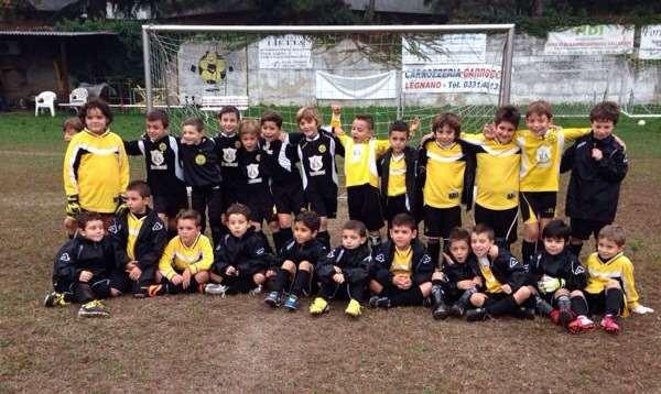 Ci siamo trovati un pò spiazzati nel partita del 2006 perché, purtroppo, la nostra squadra composta da 3 bambini del 2005, 3 del 2006 e 3 a giro del 2007 era nettamente inferiore rispetto a quella