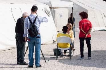 7. FOTO E VIDEO Qualora ci si trovi a operare con richiedenti asilo e persone migranti in transito, occorre prendere in considerazione che le foto e i video diffusi potrebbero mettere a rischio le