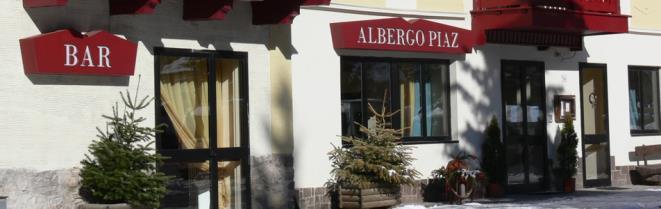 ALBERGO PIAZ ** 38036 Pera di Fassa - Dolomiti (TN) - m. 1.300 Via Dolomiti, 165 Tel. 0462 764115 - Fax 0462 763114 - Cell 392 9706201 Info@hotelpiaz.