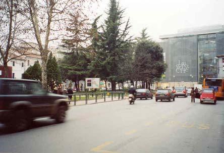 tramvia. Piazza XXVII Ottobre strada interquartiere.