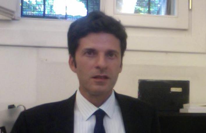 Europass Curriculum Vitae PERSONAL INFORMATION Francesco ROSSI DAL POZZO Department of Italian and Supranational Public Law Via Festa del perdono 7, Milano 20122, Italy +39 02 503 12491 - Fax +39 02