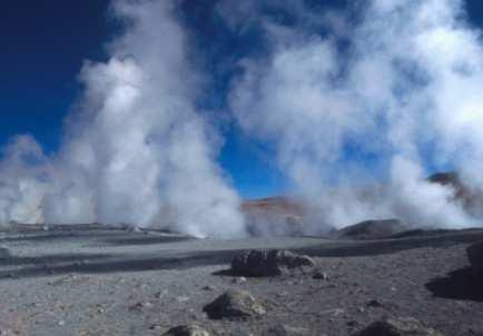 Partenza prima dell alba per i Geysers del Tatio. Situato nelle Cordillera delle Ande, è il campo geotermico più alto del mondo (4200 m).