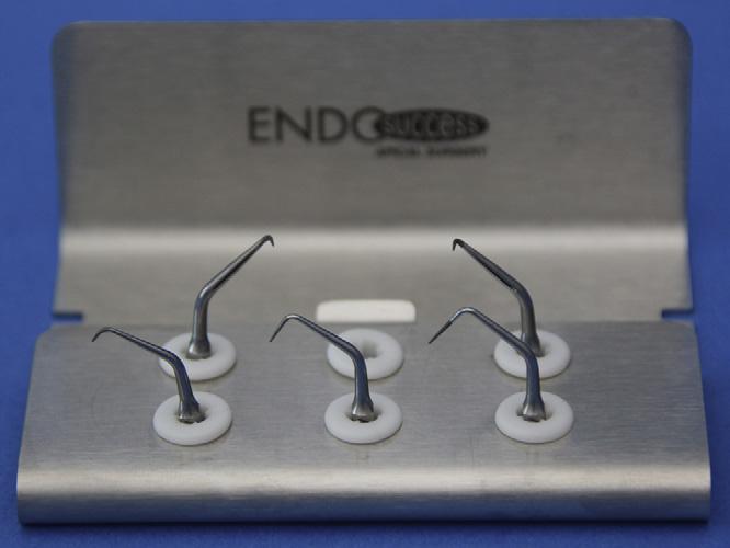 Micro-endodonzia chirurgica 89 Figura 13 Le punte disegnate da Elio Berutti con il rivestimento di diamante (EMS).