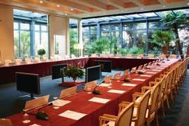 Sala delle Palme La Sala delle Palme, fiore all occhiello del nostro centro conferenze, si affaccia su un