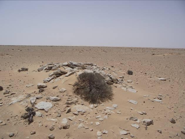 Postazioni e fox holes lungo la pista da Qaret El Aguwad a Bir El Beida Si