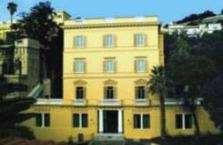 Residenza Universitaria Monterone (m) Via F. Crispi, 112-80122 Napoli www.monterone.