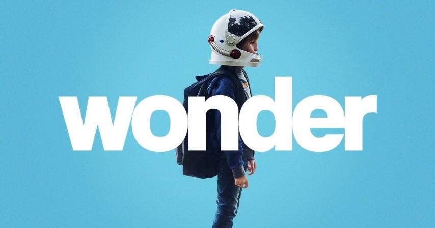 «WONDER» AUGUST PULLMAN È UN RAGAZZINO DI 11 ANNI, NATO CON UNA MALFORMAZIONE CRANIOFACCIALE CHE GLI IMPEDISCE UNA VITA «NORMALE», INFATTI NON È MAI ANDATO A SCUOLA.