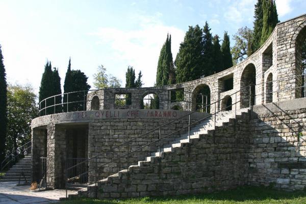 MUSEO VIRTUALE ASTRATTISMO E ARCHITETTURA RAZIONALISTA COMO MONUMENTO AI CADUTI DI ERBA INCINO Largo Clerici, Erba, 1926-1932 Giuseppe