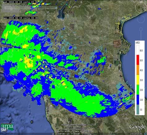 a destra), alle 03:45(in basso a sinistra) e alle