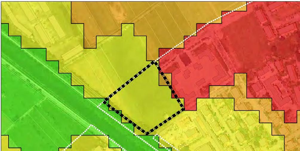 17 AT04 Localizzazione catastale: Rappresentazione cartografica dell ambito di trasformazione AT04 rispetto alle classi di sensibilità paesaggistica individuate ex Dgr. 8 novembre 2002, n.