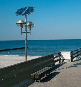 Presentazione I Nostri Lampioni solari sono progettati per illuminare ampie zone con la più alta intensità di luce.