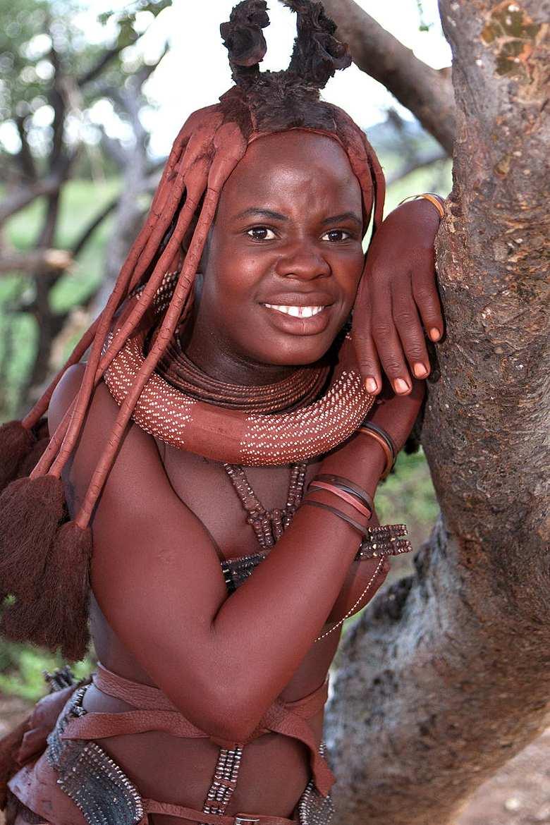 I Damara sono uno dei più antichi gruppi etnici della Namibia e provengono dalla zona ovest del Sudan, quindi appartengono al ceppo nilotico.