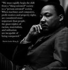 Pacifista convinto e grande uomo del Novecento, Martin Luther King Jr. nasce il 15 gennaio 1929 ad Atlanta (Georgia), nel Profondo sud degli States.