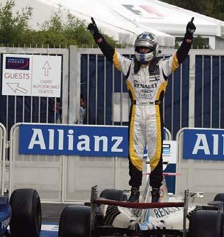 Pantano taglia la Roggia, ma niente di grave. Yamamoto si ferma ai box. Al 5 giro Pantano precede Di Grassi, Maldonado, Buemi, Rodriguez, Grosjean, Chandhok, Senna, Valsecchi e Conway.