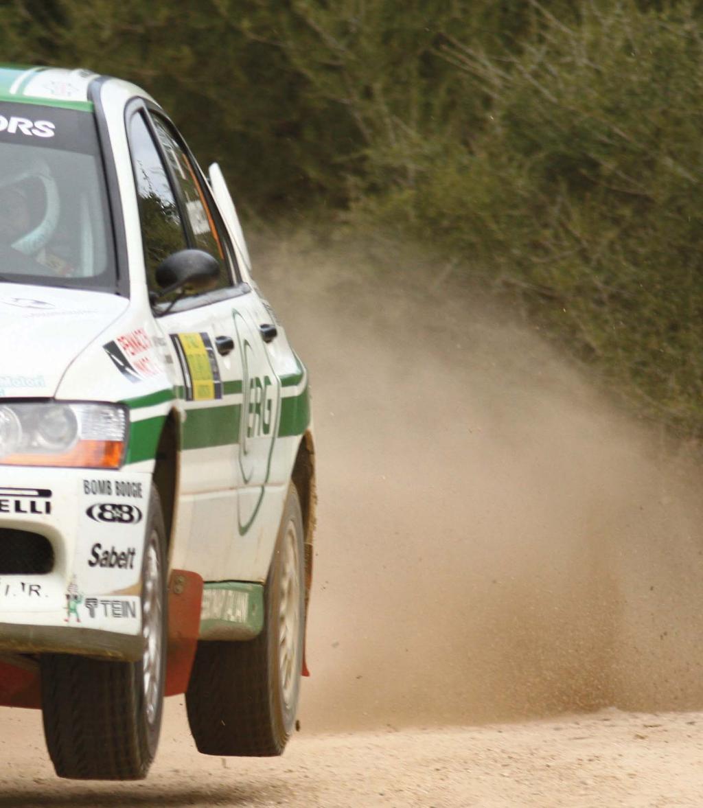 Andreucci tiene vivo il tricolore Paolo Andreucci e Anna Andreussi (a sinistra), si sono aggiudicati il 27 Rally della Costa Smeralda gara valida per il Campionato Italiano Rally e per il Trofeo