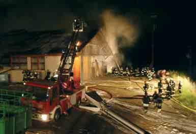 L allarme era: incendio stalla urgente, mai si sarebbe pensato ad un incendio di così vaste proporzioni.