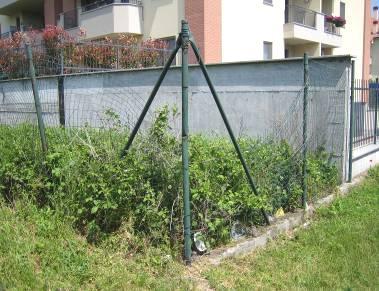 Manutenere Amm. Comunale 1 4 4 Esterno scuola L'accesso alla palestra è aperto Installare un cancello Amm.