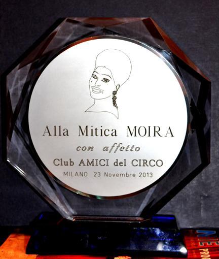 Un caro saluto a tutti gli Amici che nmon potranno festeggiare a Milano ma lo faranno certamente anche a distanza! Il nostro piccolo omaggio a Moira! 23.11.