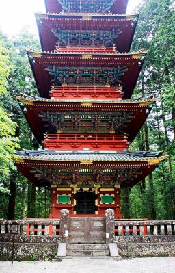 260) ALLA SCOPERTA DI NIKKO Visita alla località di Nikko, nota sia per le bellezze naturali del suo parco nazionale che per