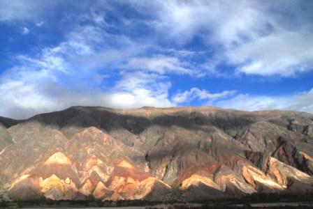 Poi la Quebrada de Humahuaca, la grande vallata dichiarata Patrimonio UNESCO per la bellezza dei suoi colori e