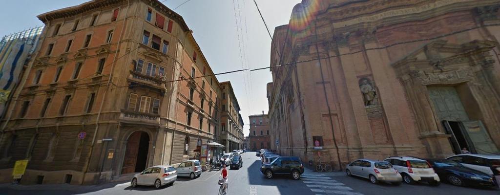 all incrocio, dove troverete a sinistra Via Cesare Battisti e a destra la Chiesa del San Salvatore;
